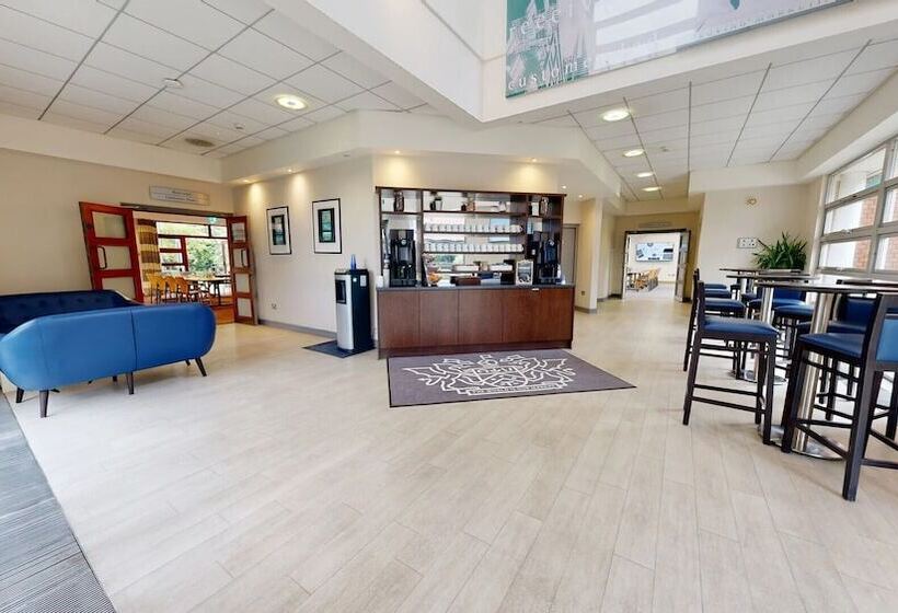 호텔 Cim Business Centre