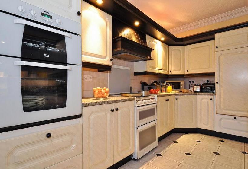 酒店 College Crest House