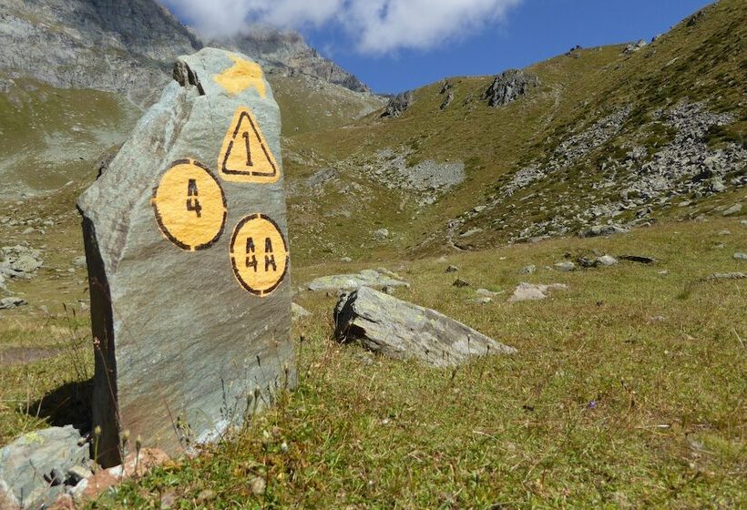 فندق Family Apartments Le Chalet