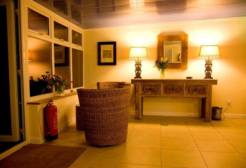 בית מלון כפרי Innocence Rooms East