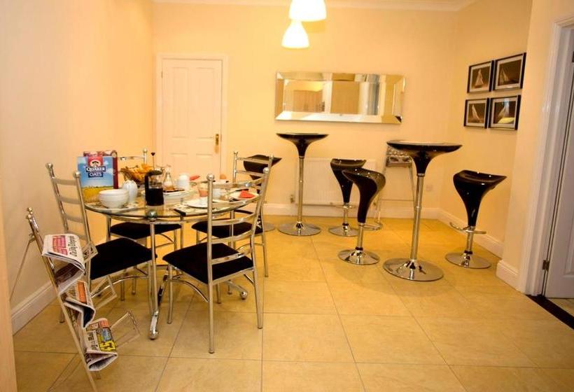 בית מלון כפרי Innocence Rooms East