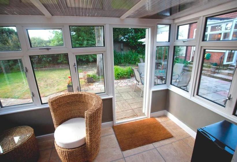 בית מלון כפרי Innocence Rooms East