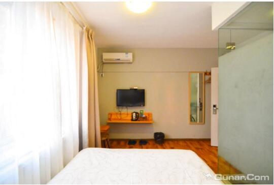 Отель Buzz Lightyear Youth Hostel