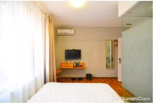هتل Buzz Lightyear Youth Hostel