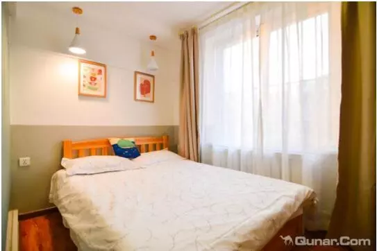هتل Buzz Lightyear Youth Hostel