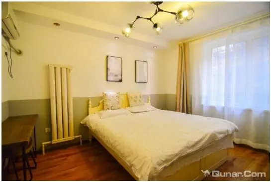 هتل Buzz Lightyear Youth Hostel