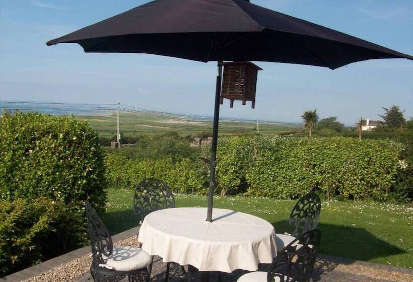 Shores Country House Bed & Breakfast