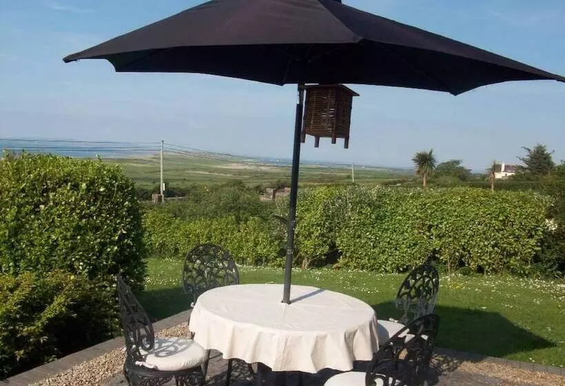 Shores Country House Bed & Breakfast