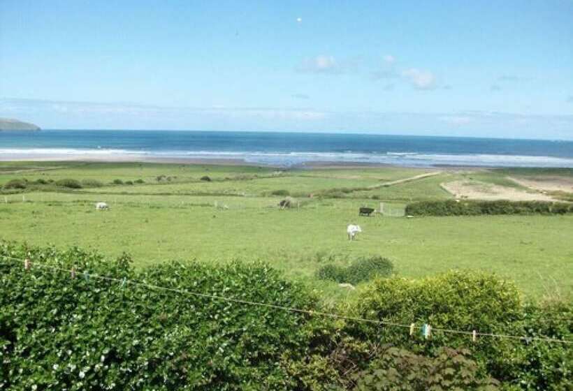 Shores Country House Bed & Breakfast