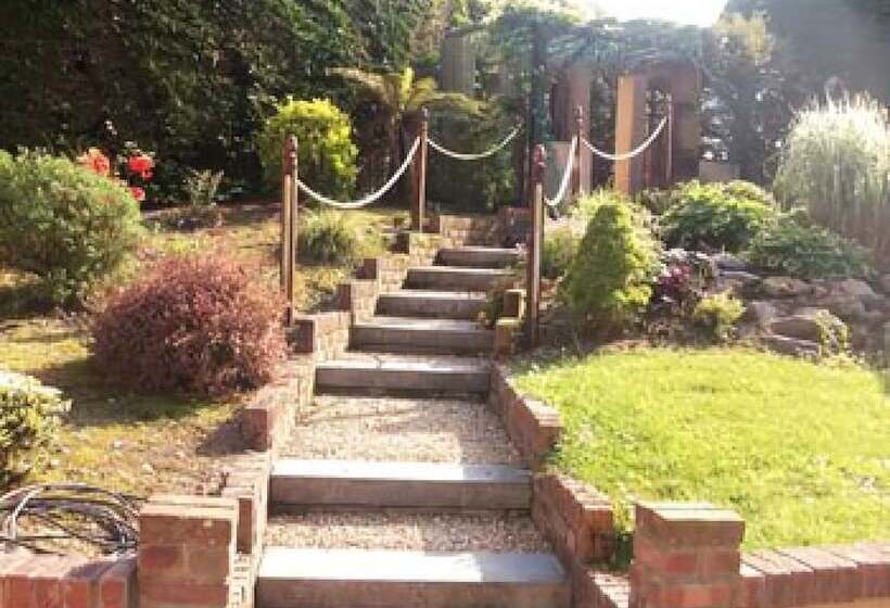 Shores Country House Bed & Breakfast