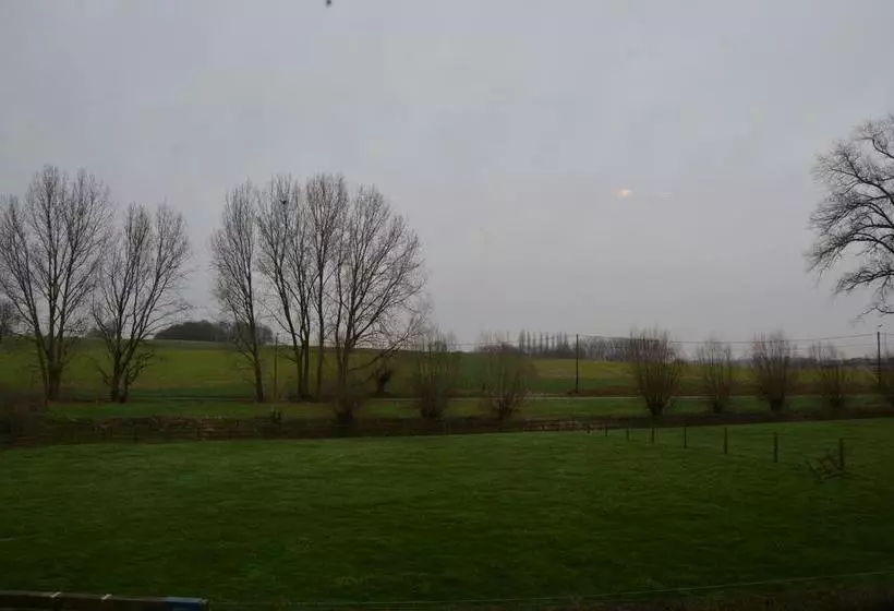 هتل B&b Het Bintjeshof