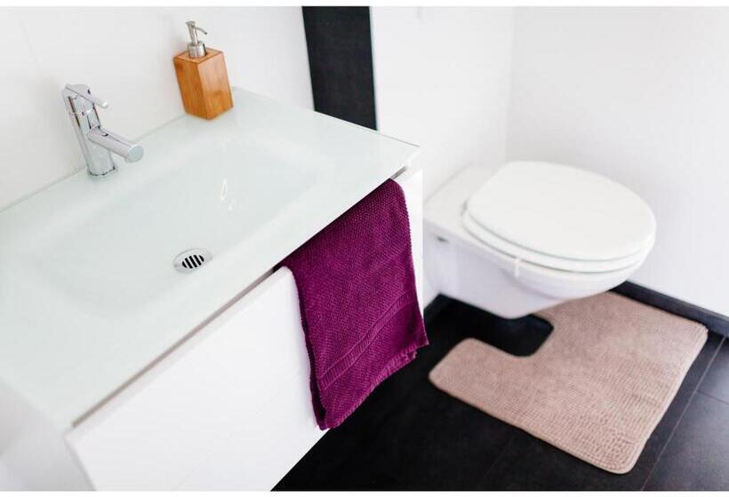 هتل B&b Place Jourdan