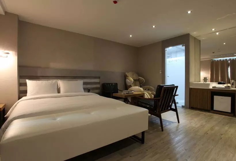 Hotel C&b