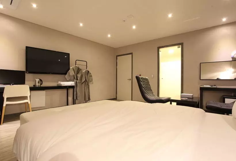 Hotel C&b