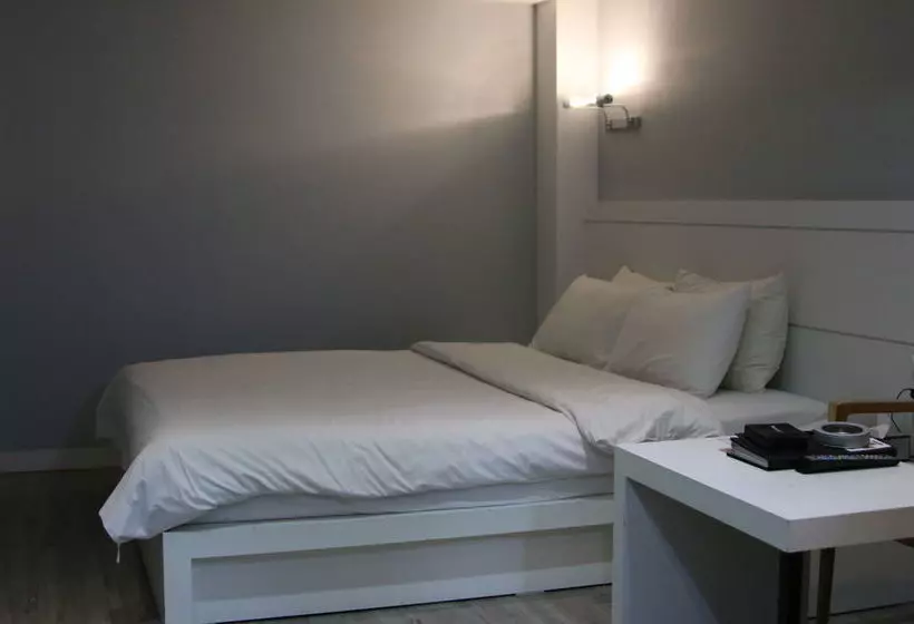 Hotel C&b