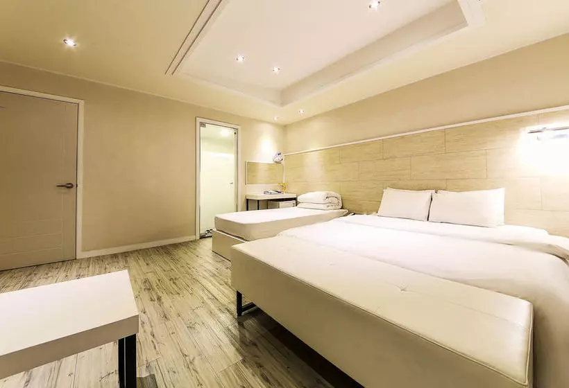 Hotel C&b