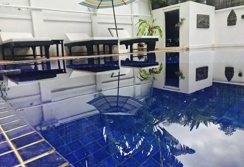ホテル Champey Villa