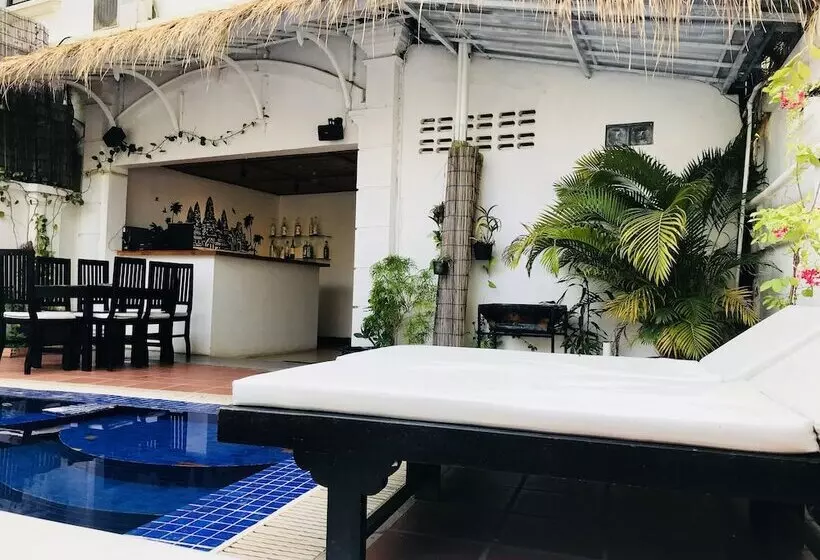 ホテル Champey Villa