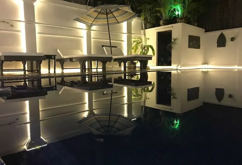 ホテル Champey Villa