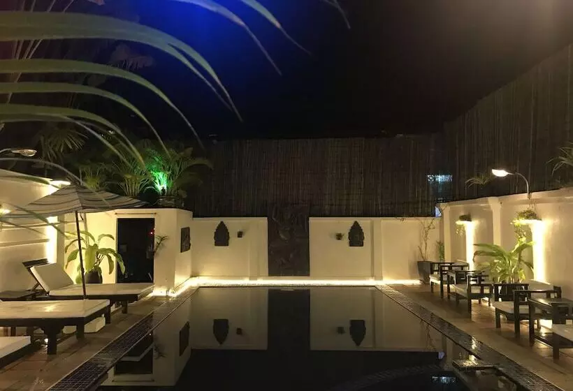 ホテル Champey Villa