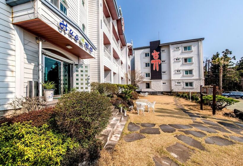 בית מלון כפרי Jungmun Jejuhue Pension