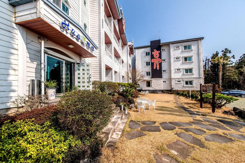 בית מלון כפרי Jungmun Jejuhue Pension