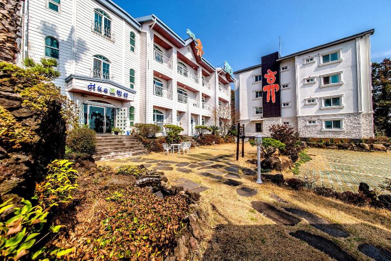 בית מלון כפרי Jungmun Jejuhue Pension