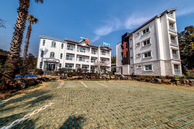 בית מלון כפרי Jungmun Jejuhue Pension