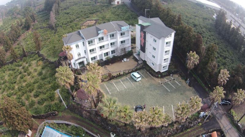 בית מלון כפרי Jungmun Jejuhue Pension