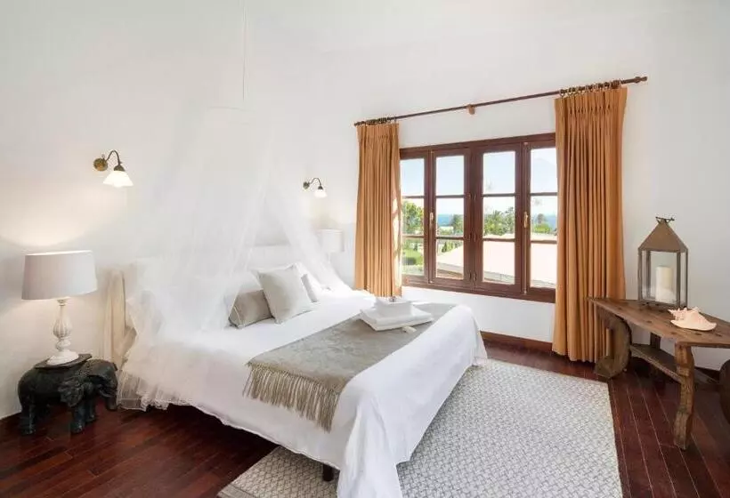 Hotel Punta Sur