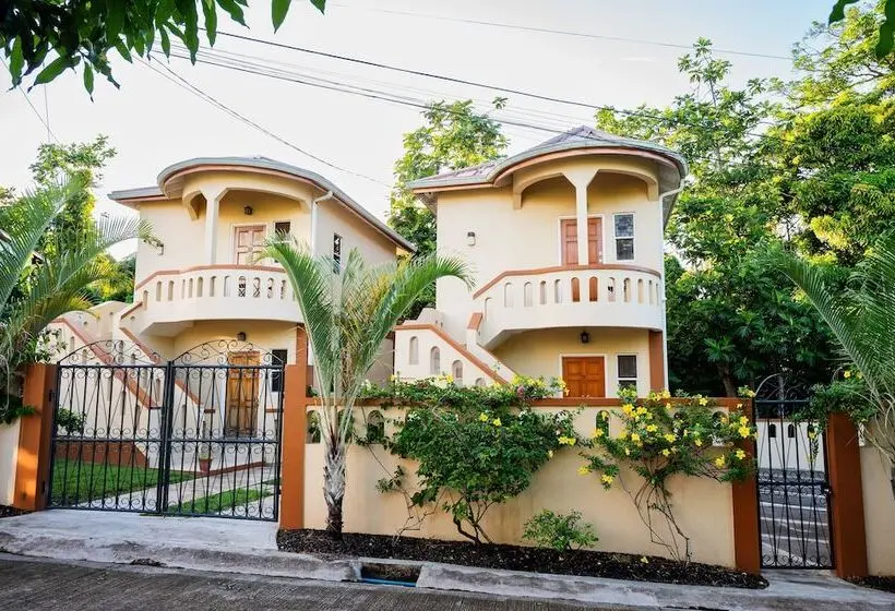 پانسیون Valley Breeze Guest House