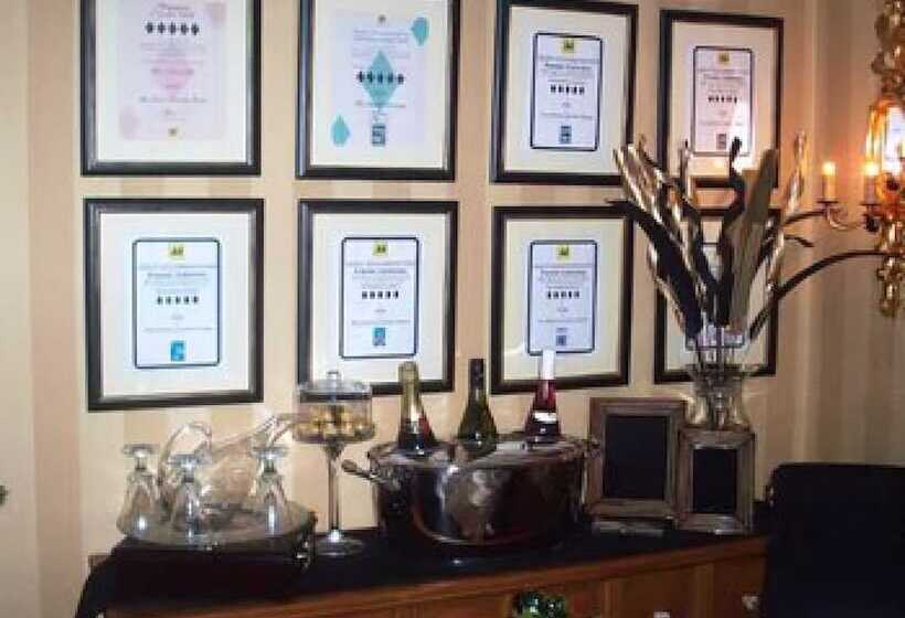 Shores Country House Bed & Breakfast