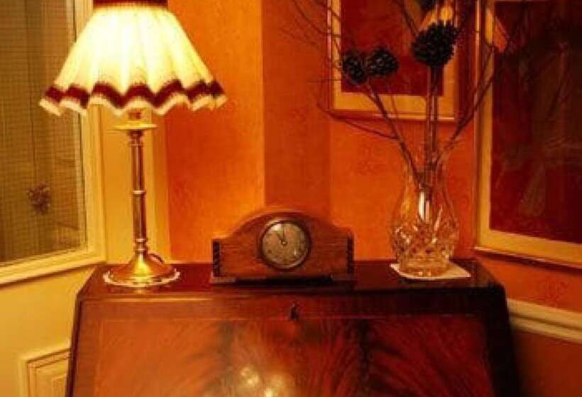 Shores Country House Bed & Breakfast