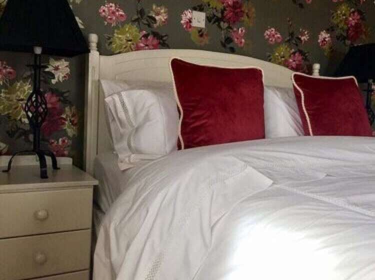 Shores Country House Bed & Breakfast