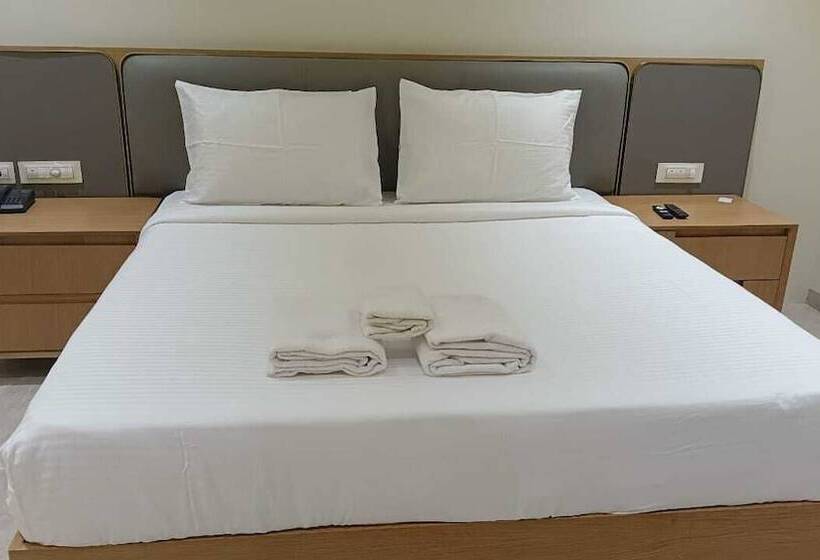 בית מלון כפרי Sannidhi Emerald