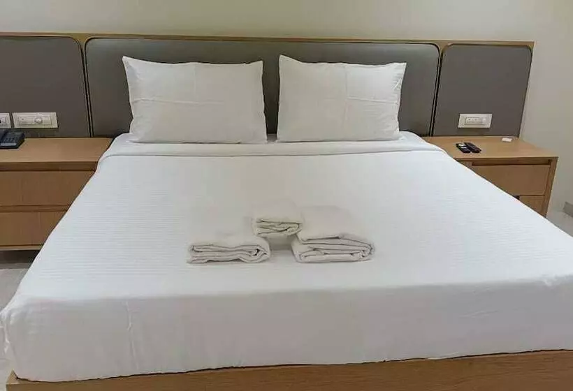 Hotelli Sannidhi Emerald