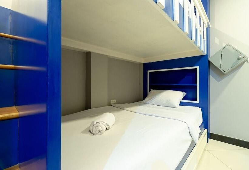 هاستل The Secret Service Bed & Breakfast