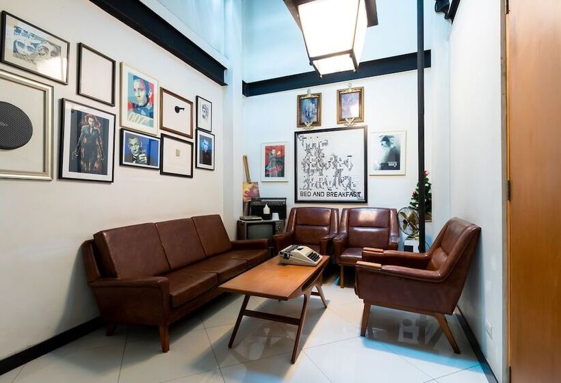 هاستل The Secret Service Bed & Breakfast