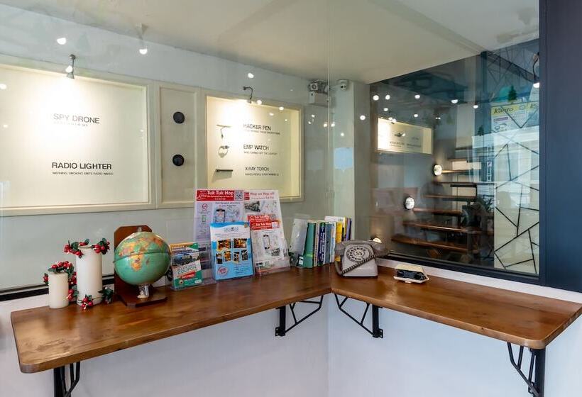 هاستل The Secret Service Bed & Breakfast