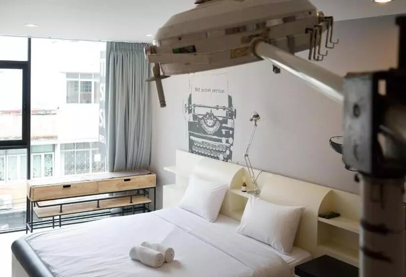 هاستل The Secret Service Bed & Breakfast