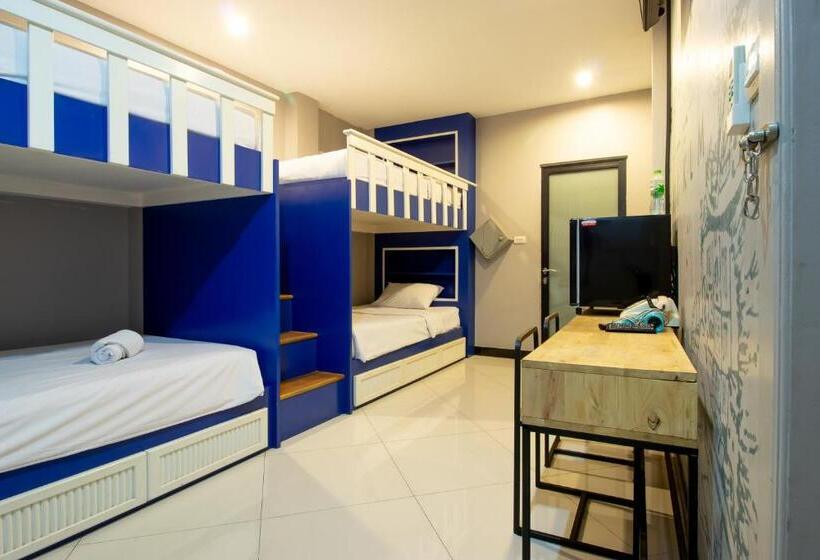 هاستل The Secret Service Bed & Breakfast