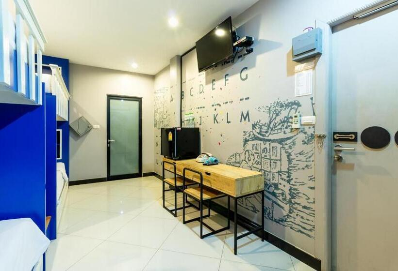 هاستل The Secret Service Bed & Breakfast