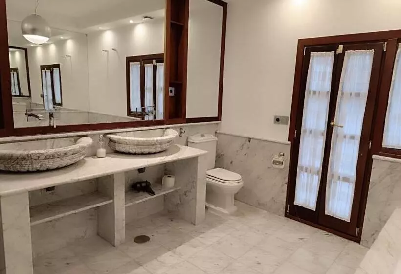 Bed and Breakfast Suite Comares
