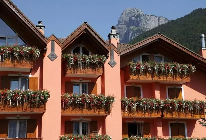 هتل Residence Al Caminetto