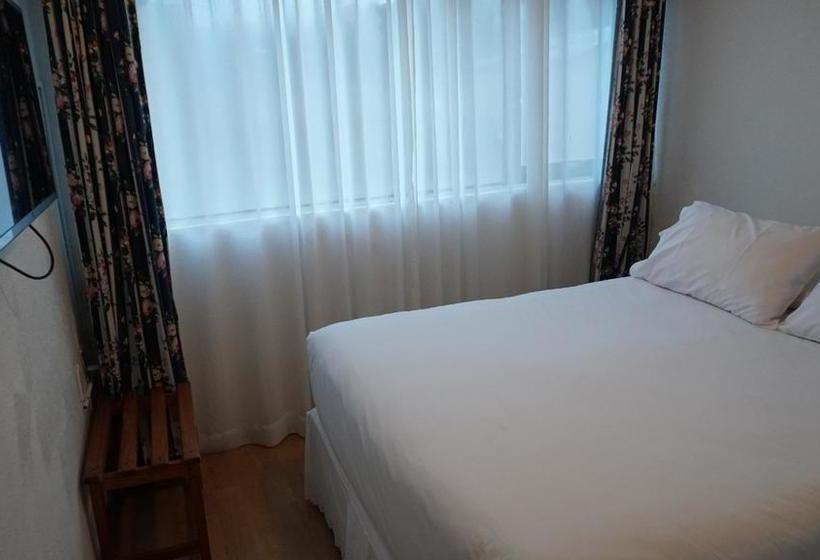 ホテル Castellano