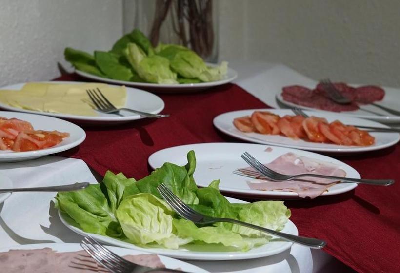 ホテル Castellano