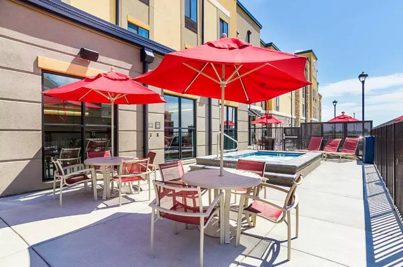 ホテル Comfort Suites Loveland