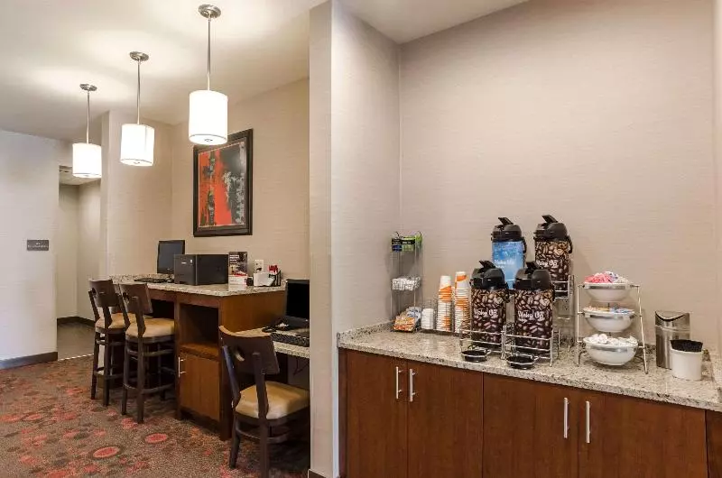 ホテル Comfort Suites Loveland