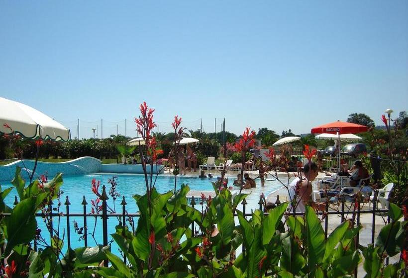 هتل Elena Club Resort