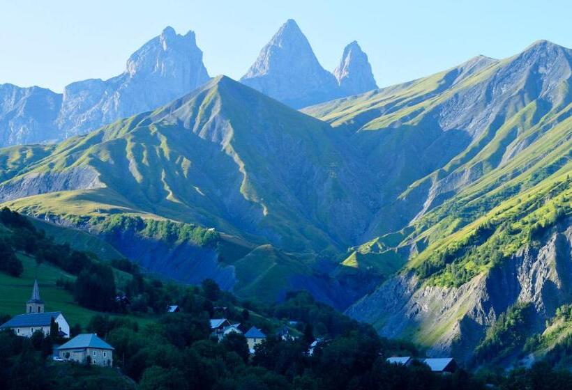 هتل Goélia Les Chalets Des Marmottes
